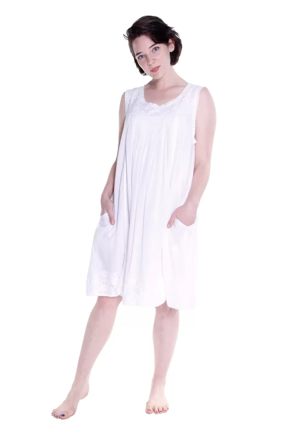 Flash Sale 100% Cotton White Embroidered Chemise Gowns