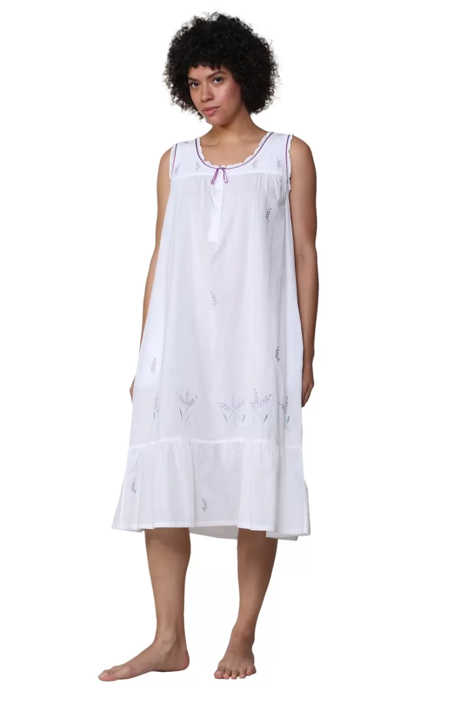 Cheap Scoop Neck Sleeveless Embroidered Gown Gowns
