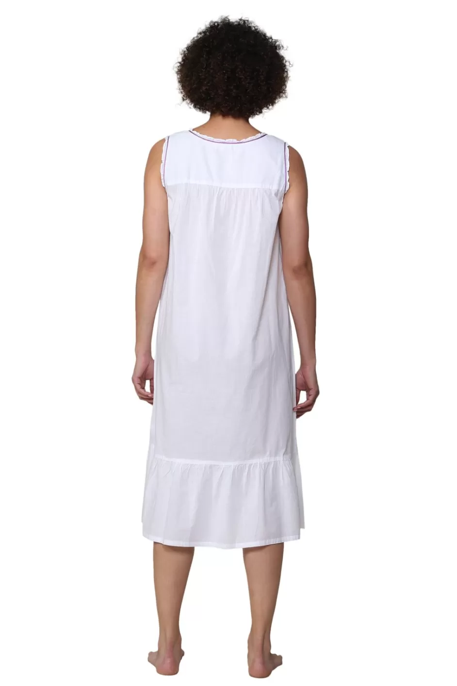 Cheap Scoop Neck Sleeveless Embroidered Gown Gowns